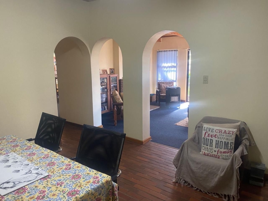 5 Bedroom Property for Sale in Ladybrand Free State